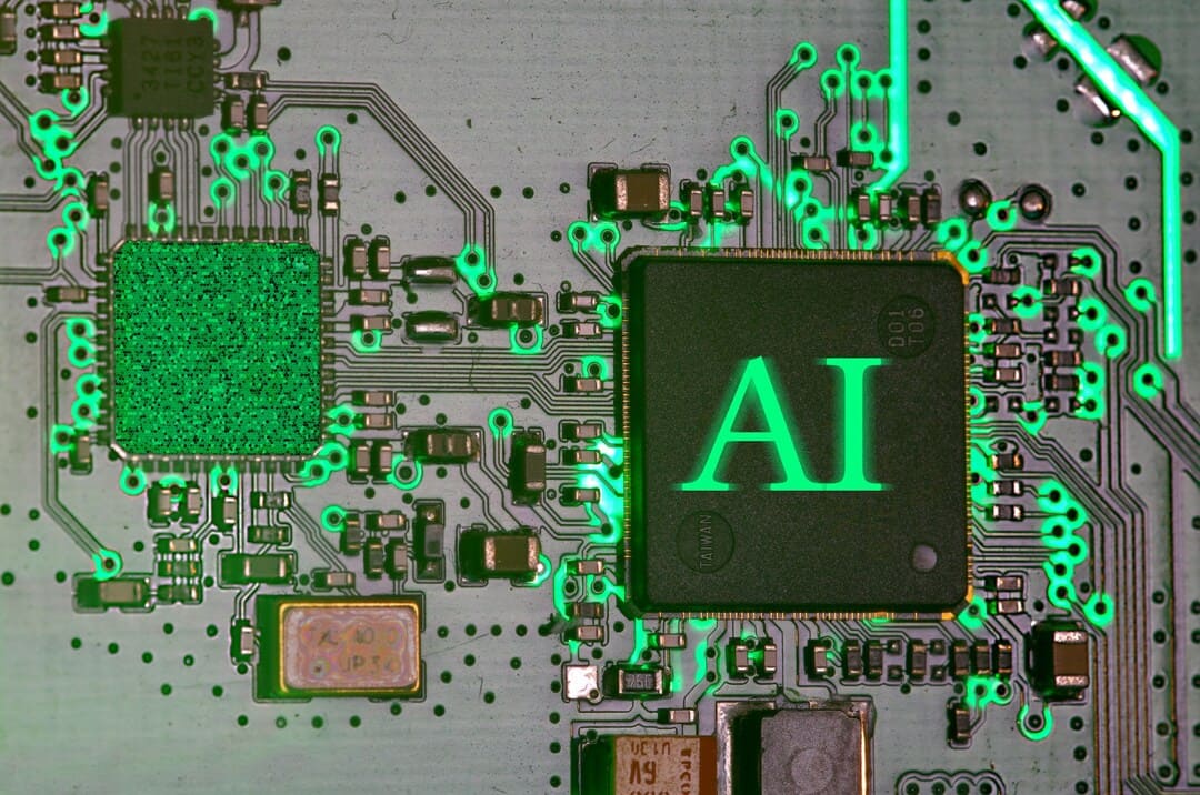 「AI」と刻まれたチップが光る電子回路基板