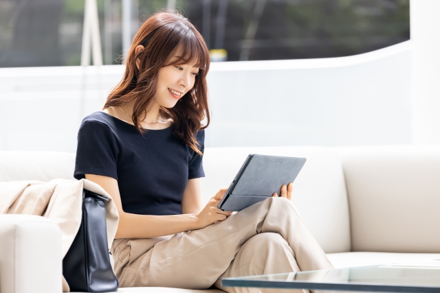 GoDaddyを含む海外レンタルサーバーを比較するイメージ